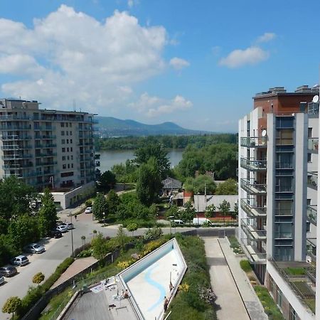 Imadnivalo Medences Hotellakas Szaunaval. Будапешт Экстерьер фото